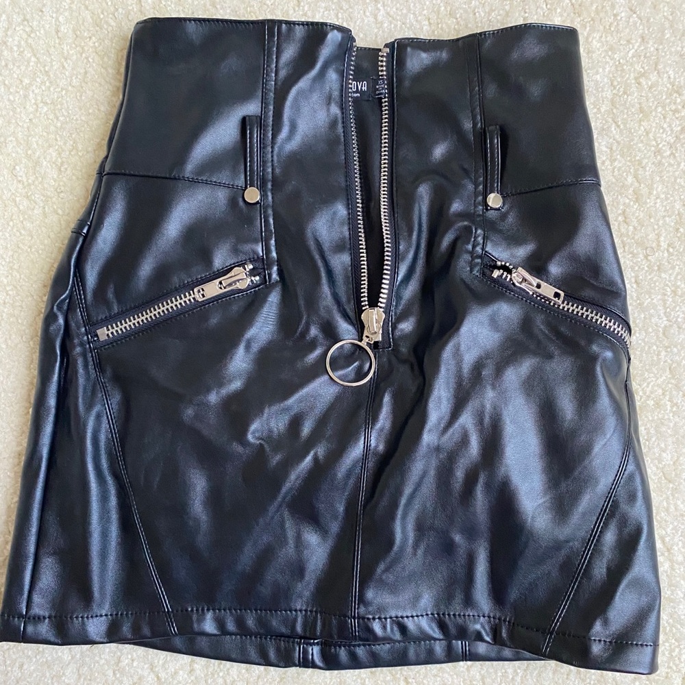 Leather skirt